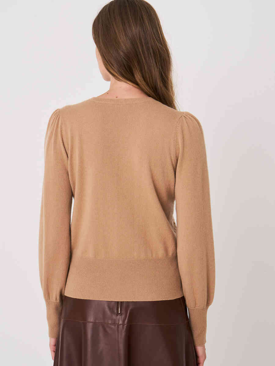 Cropped cashmere sweater with fine cable pattern image number 13