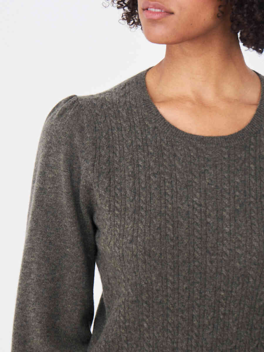 Cropped cashmere sweater with fine cable pattern image number 22