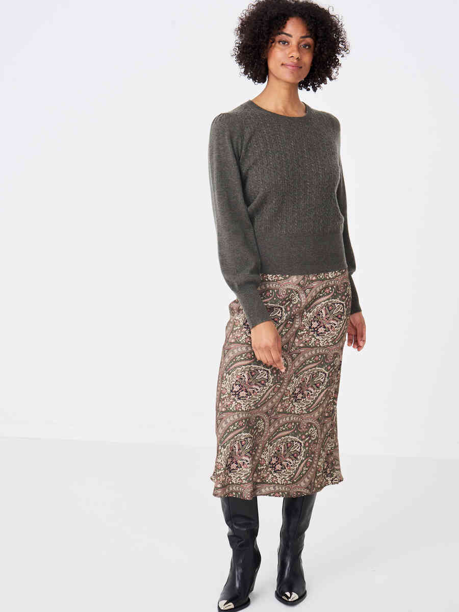 Cropped cashmere sweater with fine cable pattern image number 23