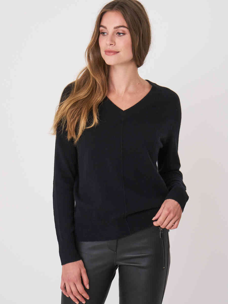 Cashmere sweater with V-neck image number 0
