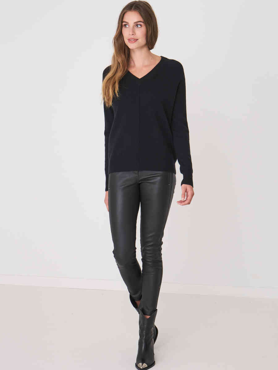 Cashmere sweater with V-neck image number 3