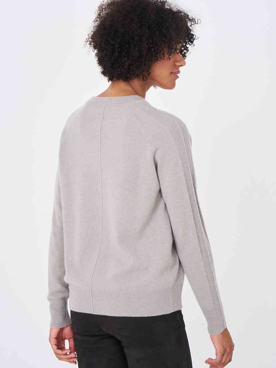Cashmere sweater with V-neck image number 5