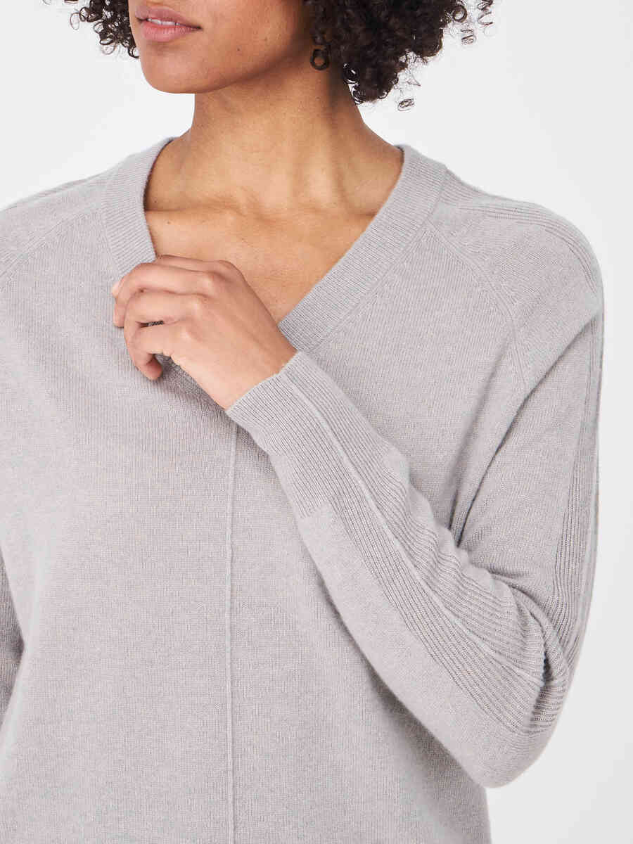 Cashmere sweater with V-neck image number 6