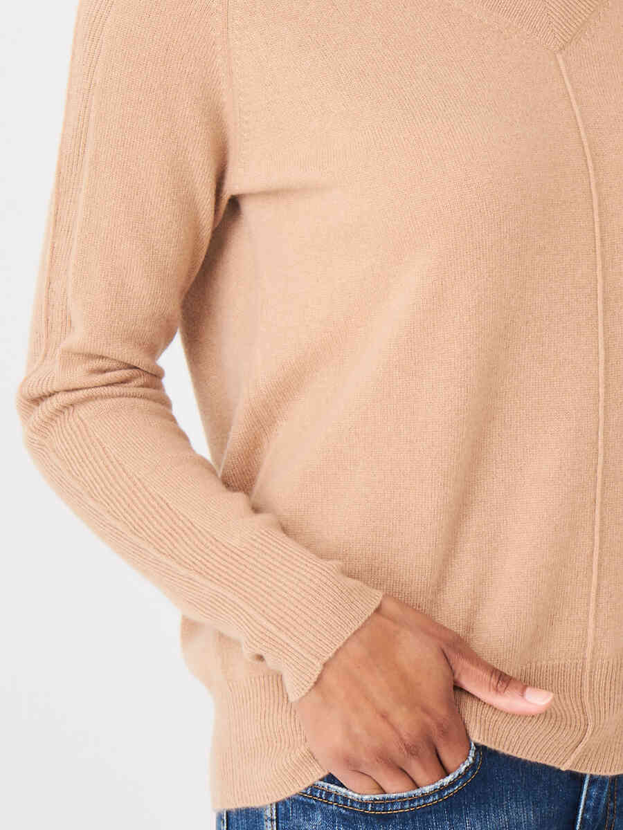 Cashmere sweater with V-neck image number 14