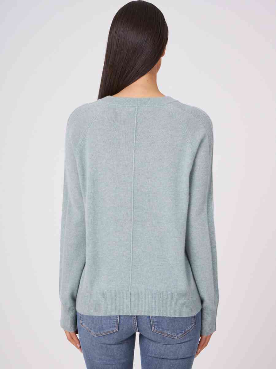 Cashmere sweater with V-neck image number 17