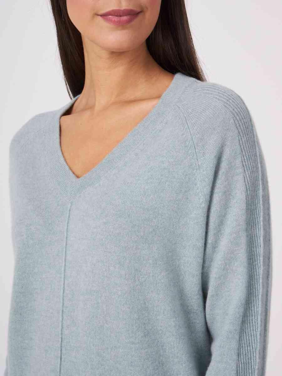 Cashmere sweater with V-neck image number 18