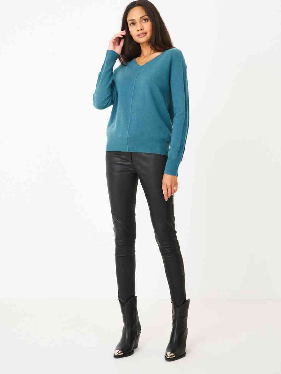 Cashmere sweater with V-neck image number 23