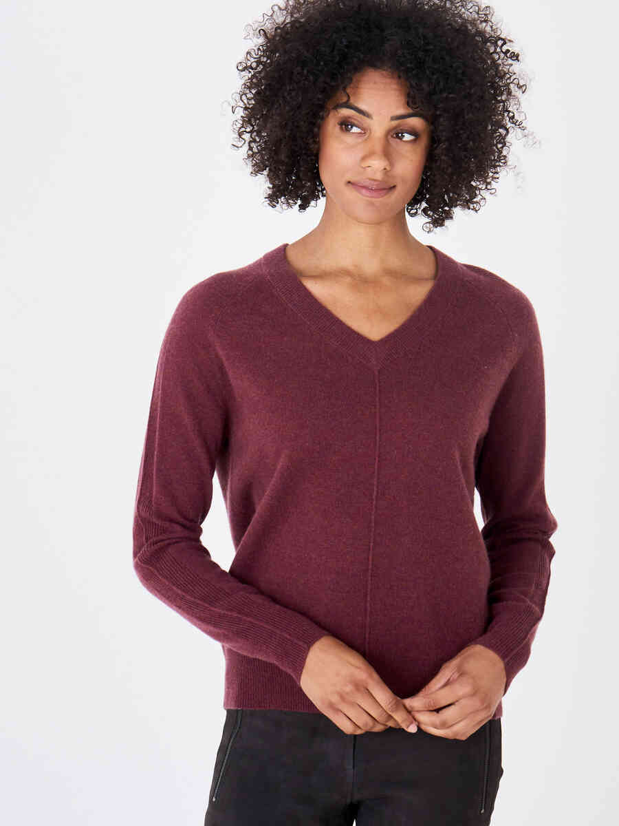 Cashmere sweater with V-neck image number 24