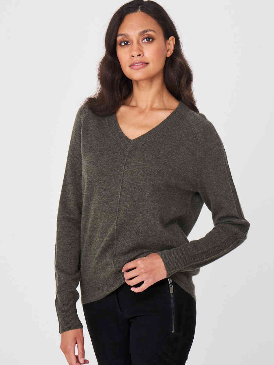 Cashmere sweater with V-neck image number 36