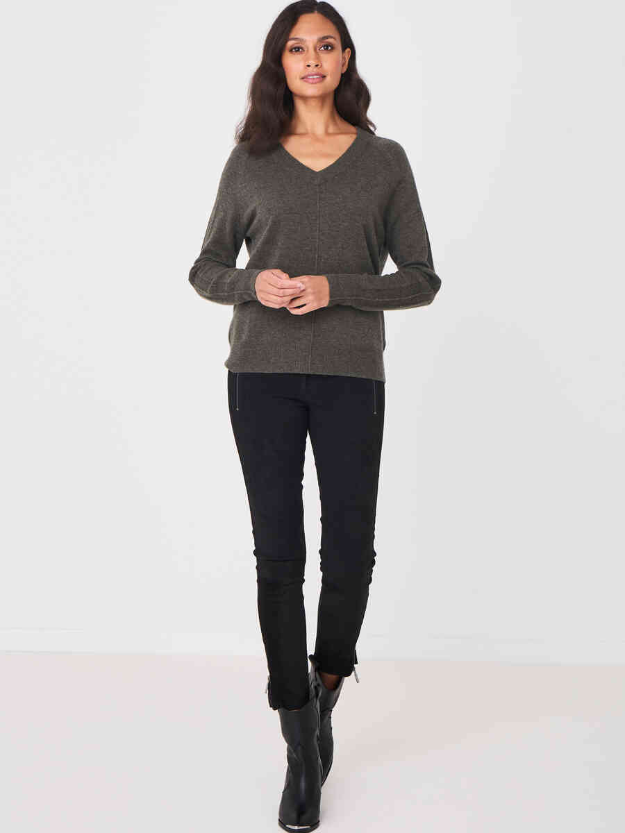 Cashmere sweater with V-neck image number 39