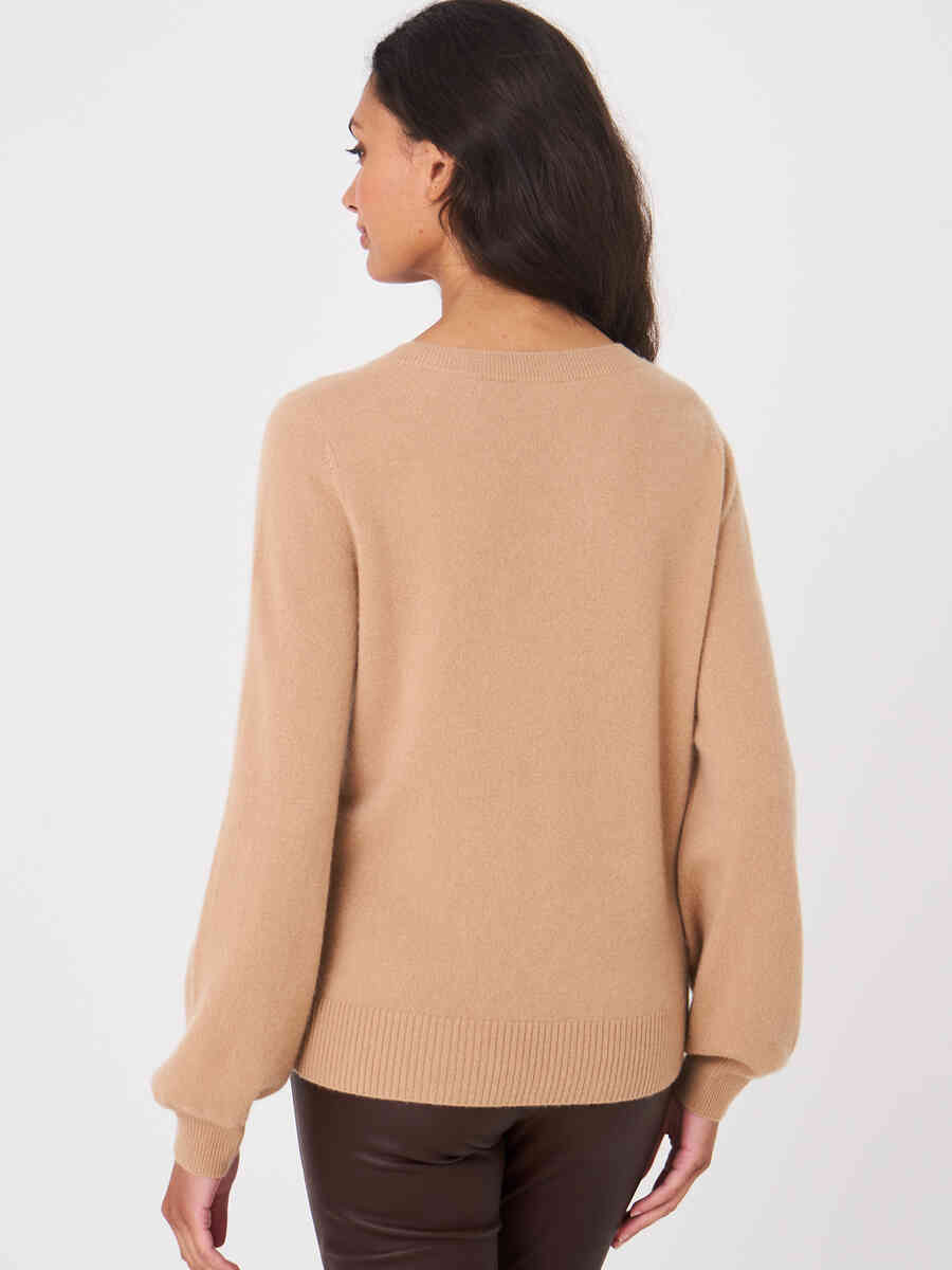 Cashmere sweater with knotted hem image number 1
