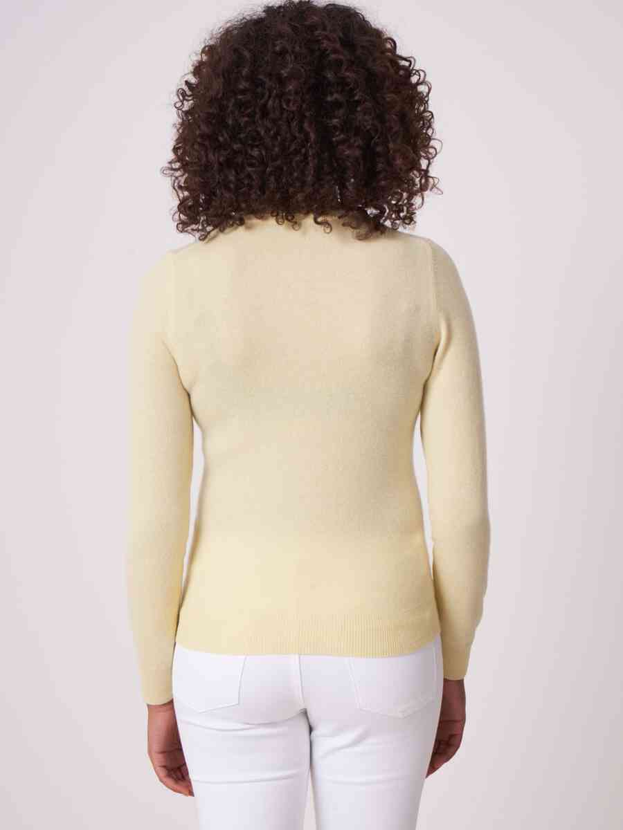 Basic organic cashmere cardigan with round neck image number 101