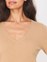 Organic cashmere V-neck jumper image number 2