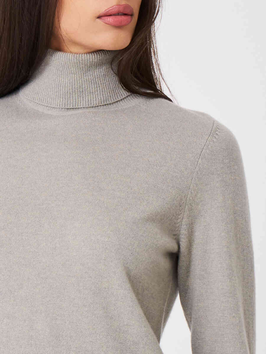Organic cashmere roll neck sweater image number 2
