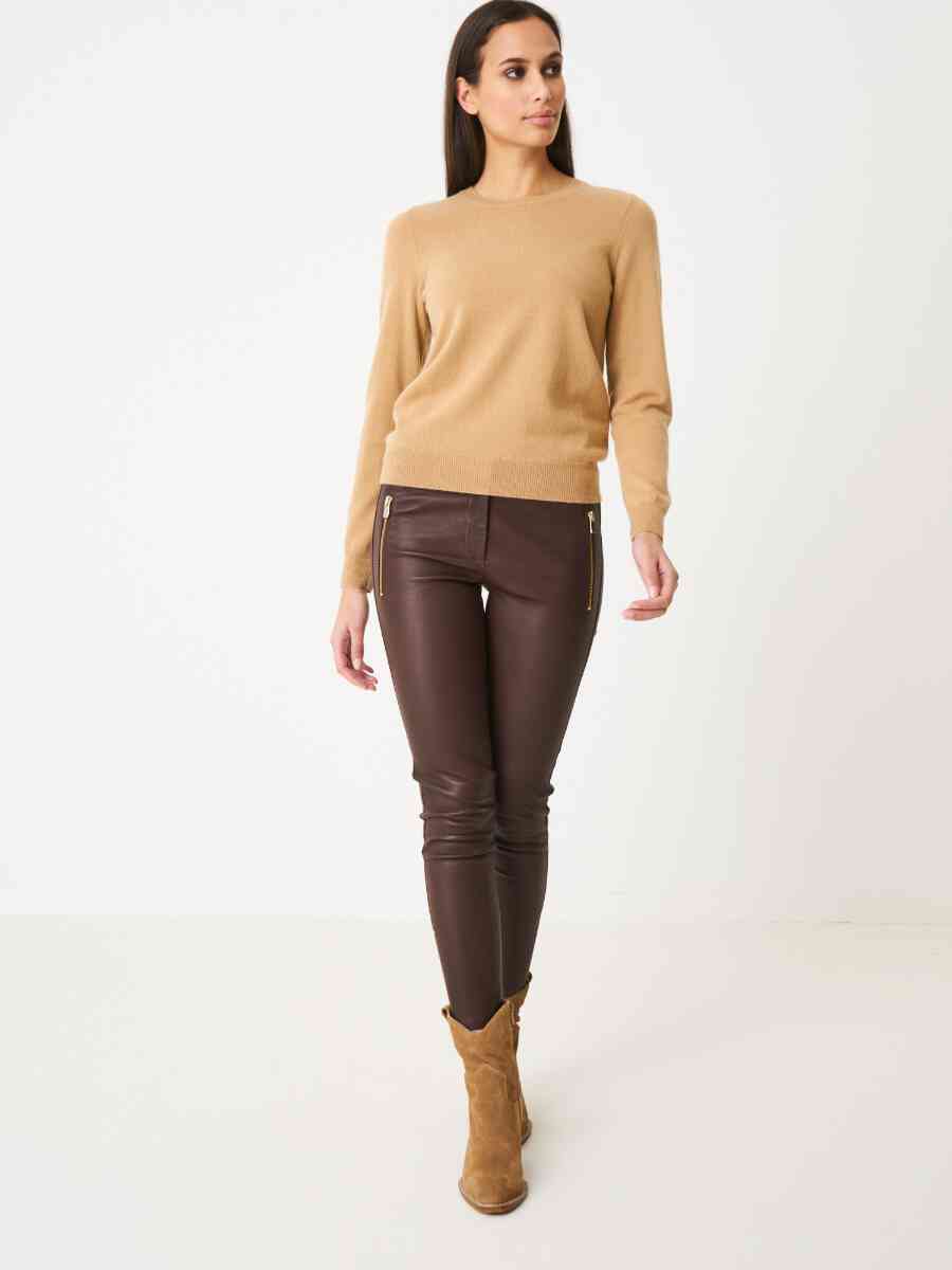 Basic organic cashmere sweater with round neckline image number 3