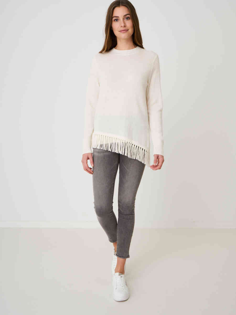 Organic cashmere sweater with diagonal fringed hem image number 3