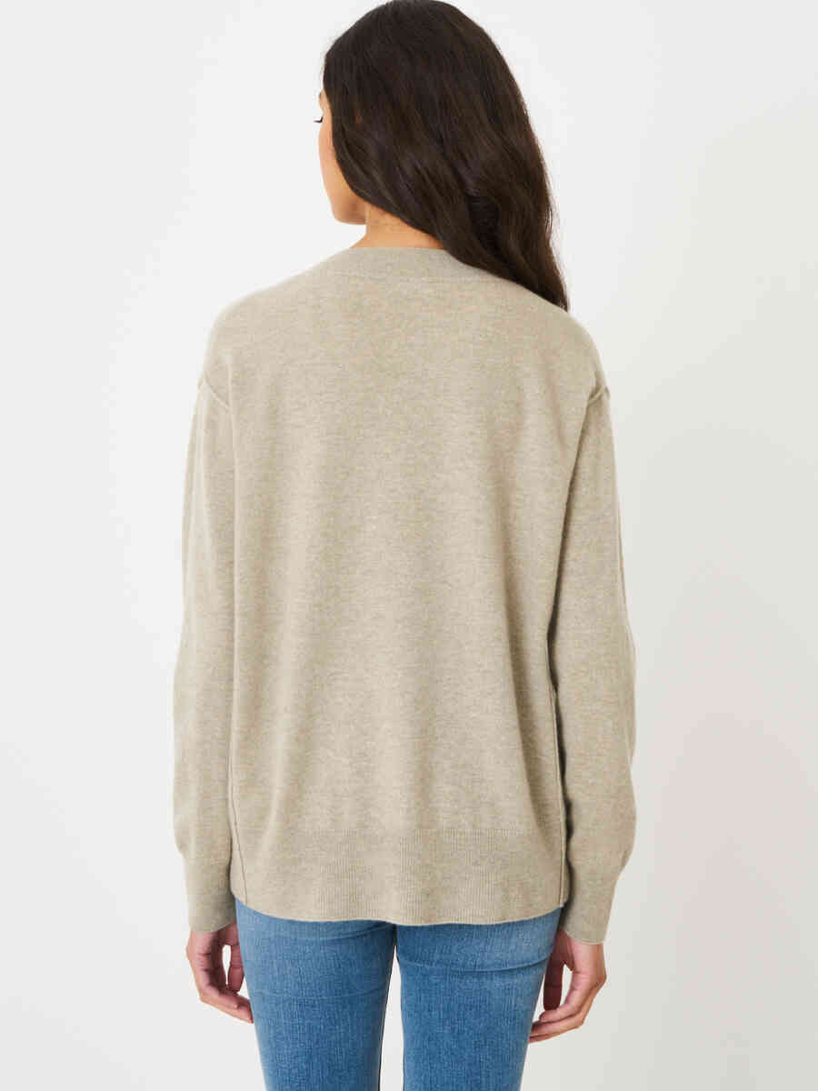 Oversized organic cashmere sweater with side knit details image number 5