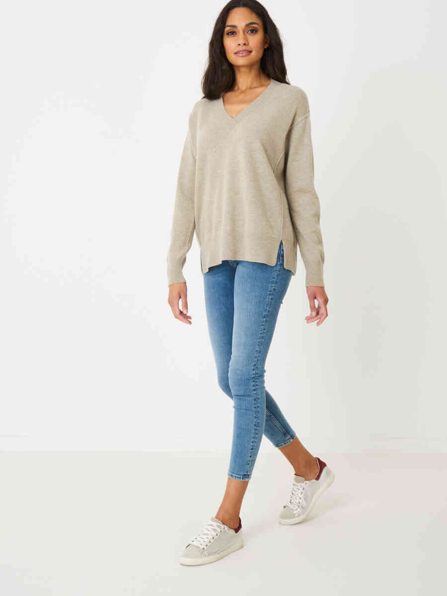 Oversized organic cashmere sweater with side knit details image number 7