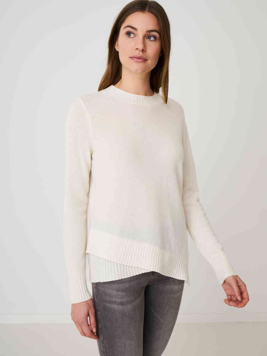 Organic cashmere sweater with diagonal hem