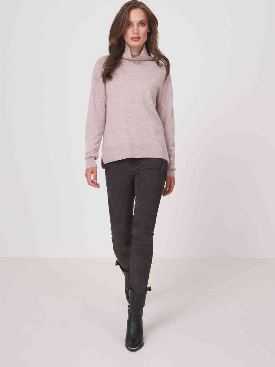 Cashmere sweater with rib knit stand collar image number 3