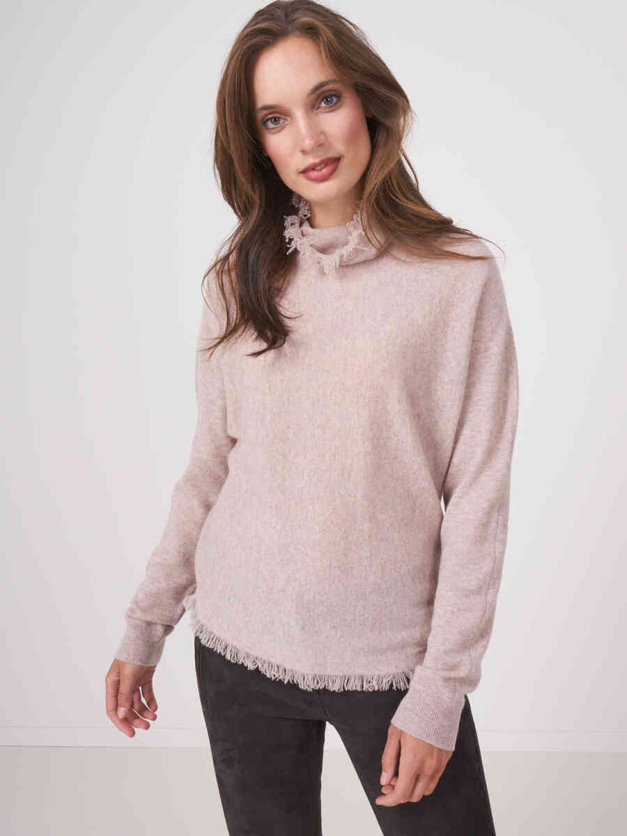 Batwing sweater with fringes image number 12