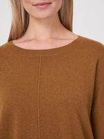 Casual cashmere sweater with ribbed boat neckline image number 6