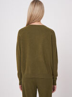 Casual cashmere sweater with ribbed boat neckline image number 9