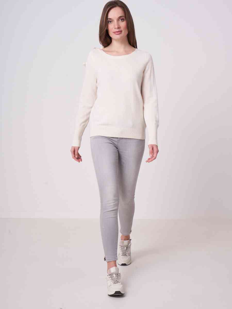 Organic cashmere sweater with bow detail on shoulder image number 3