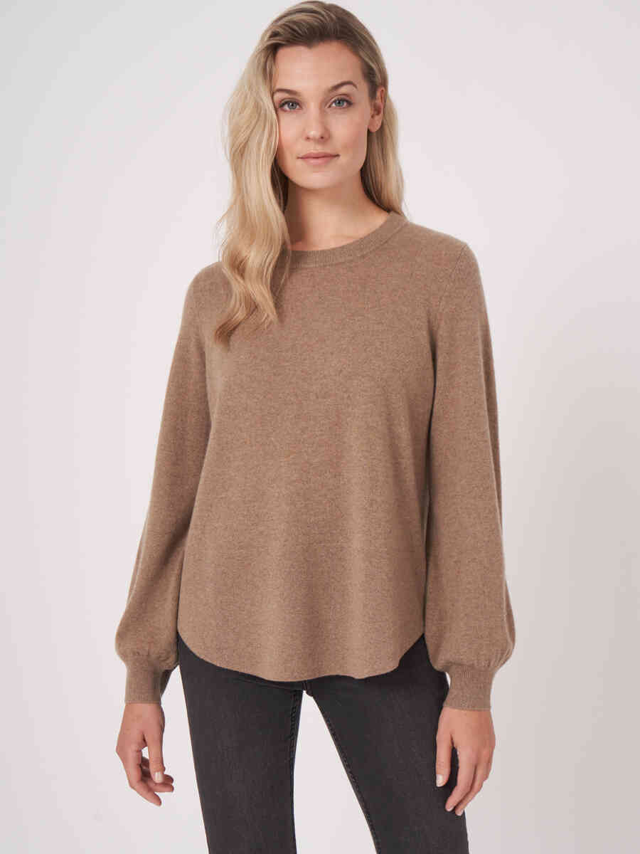 Cashmere sweater with puff sleeves and ribbed hem
