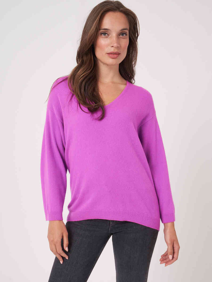 V-neck 3/4 sleeve cashmere sweater