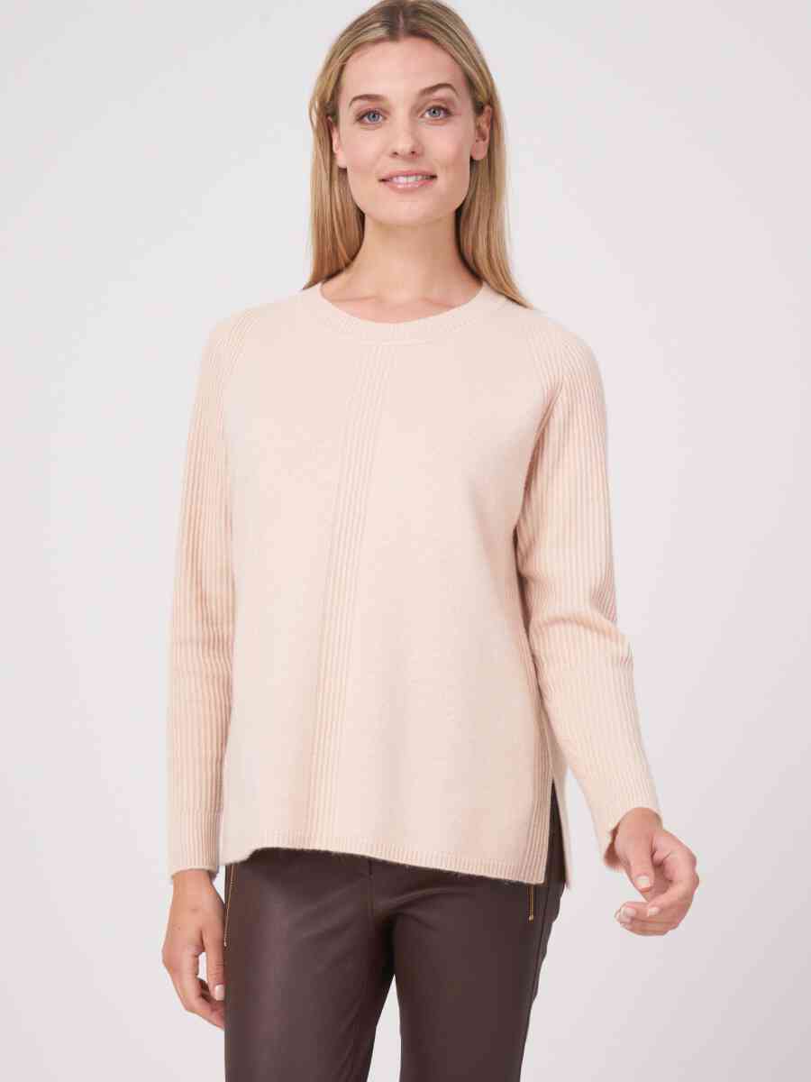 Mid-weight knitted sweater with rib texture image number 12