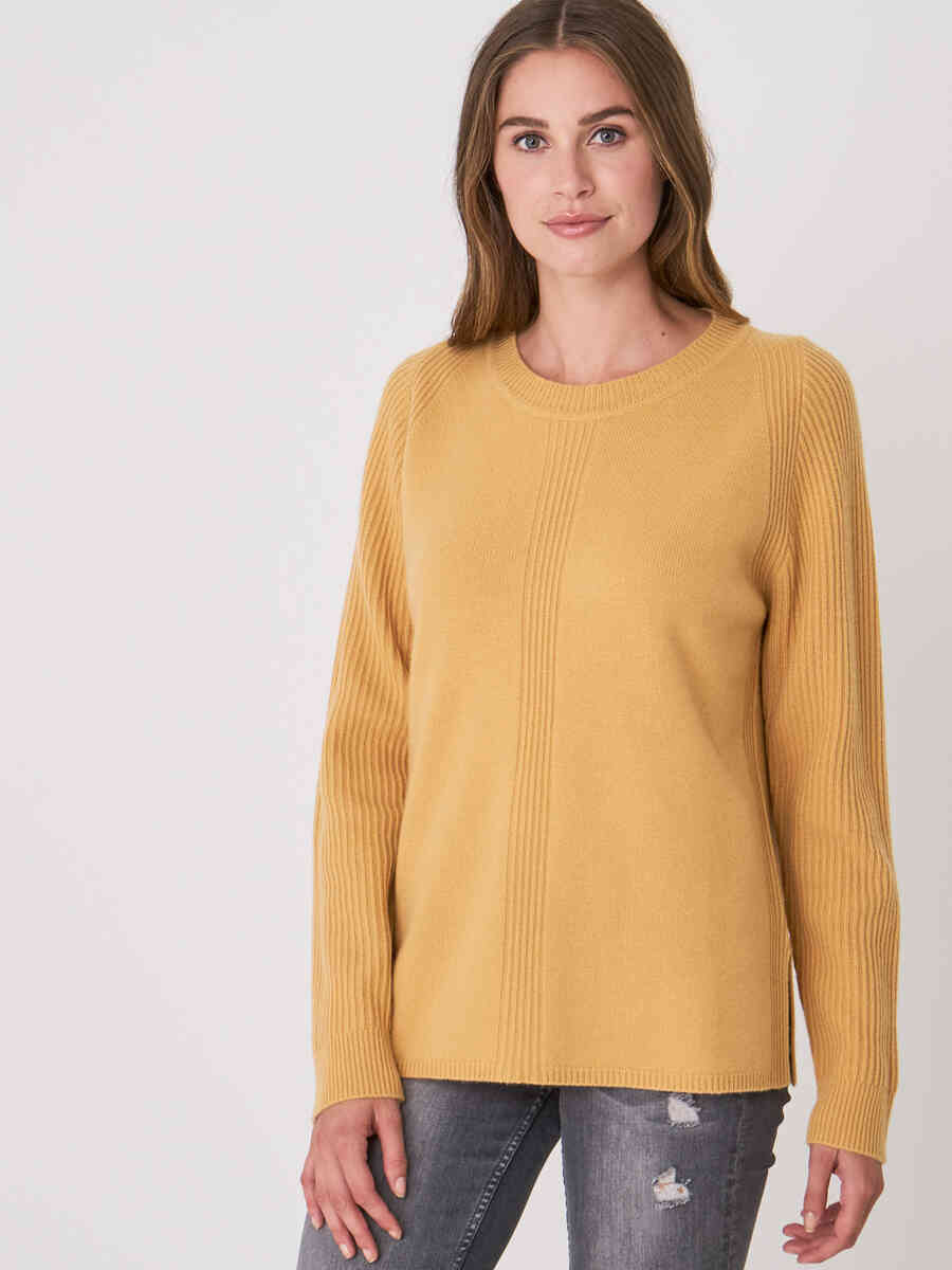 Mid-weight knitted sweater with rib texture image number 20