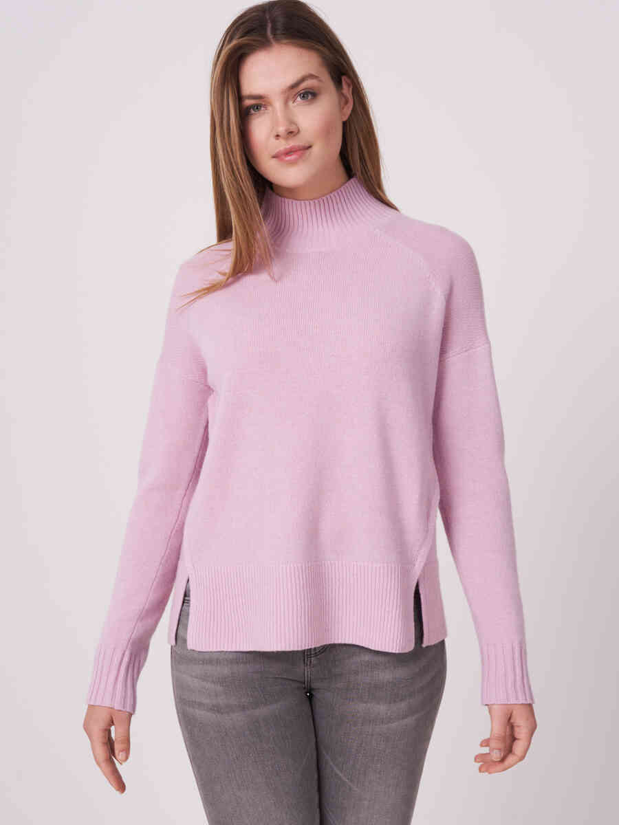 Pullover with stand collar and front slits image number 20