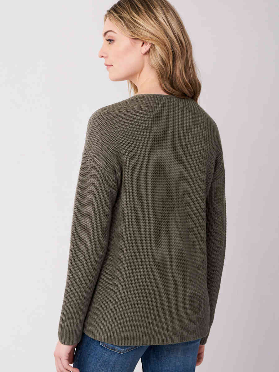 Chunky rib knit V-neck sweater image number 29