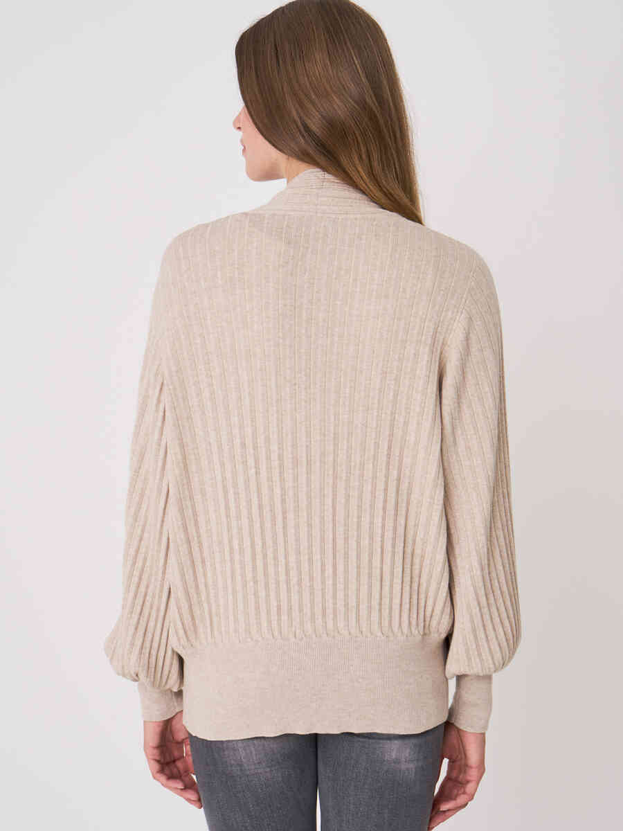 Cropped rib knit cardigan with pleated puff sleeves image number 9