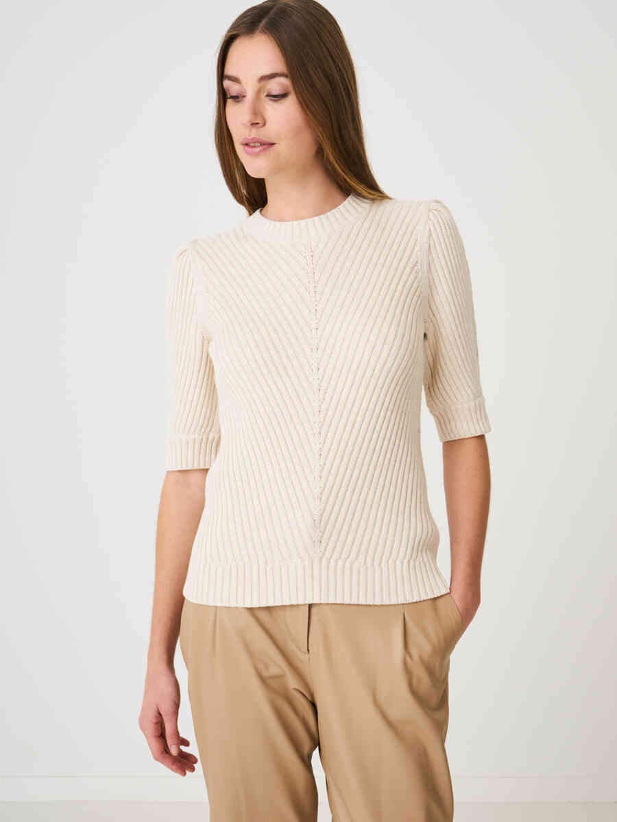 Short puff sleeve sweater with diagonal fancy rib knit 