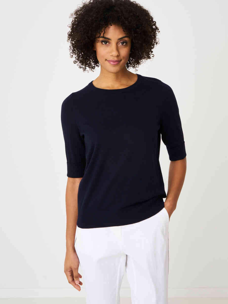 Basic fine knit short sleeve pullover in organic cotton blend image number 4