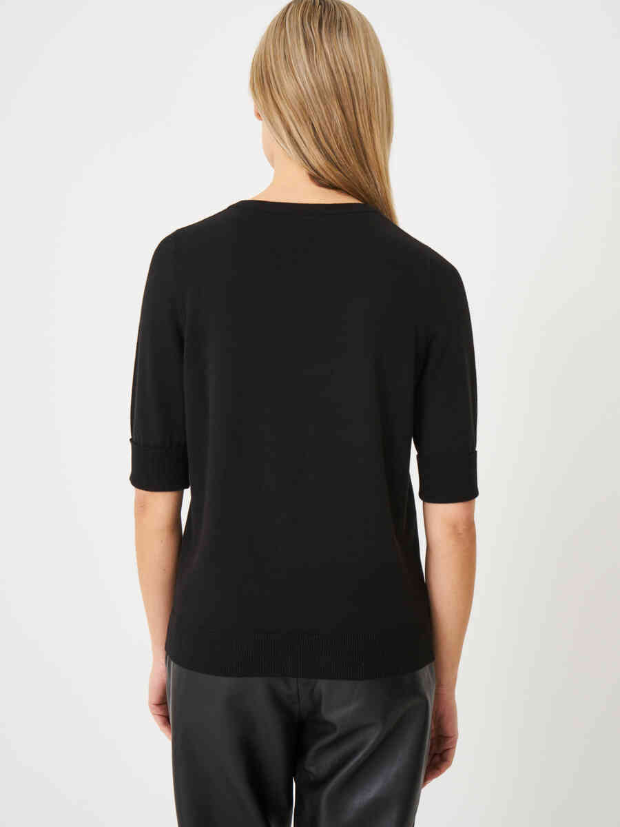 Basic fine knit short sleeve pullover in organic cotton blend image number 9
