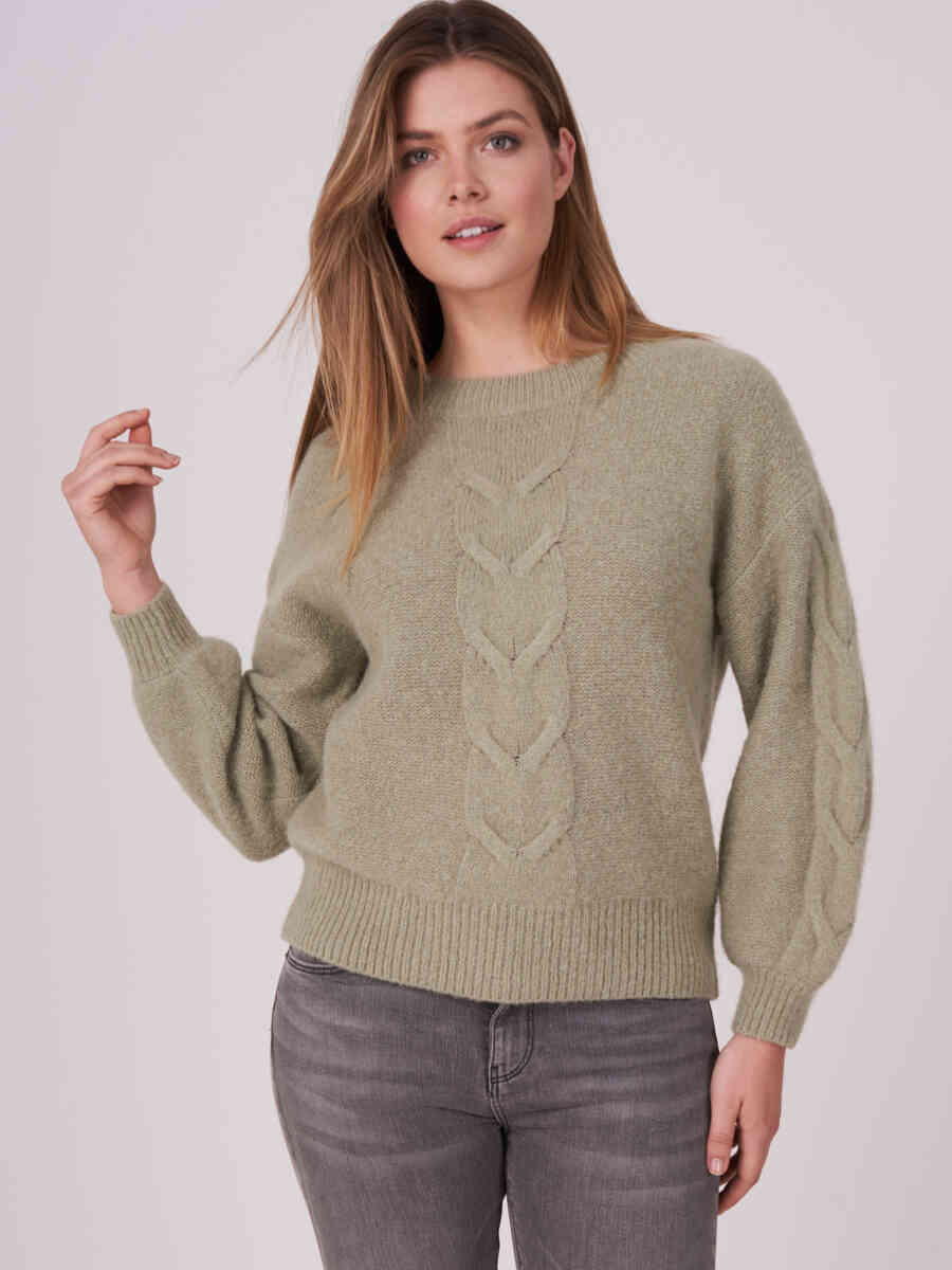 Cropped cable knit sweater image number 0