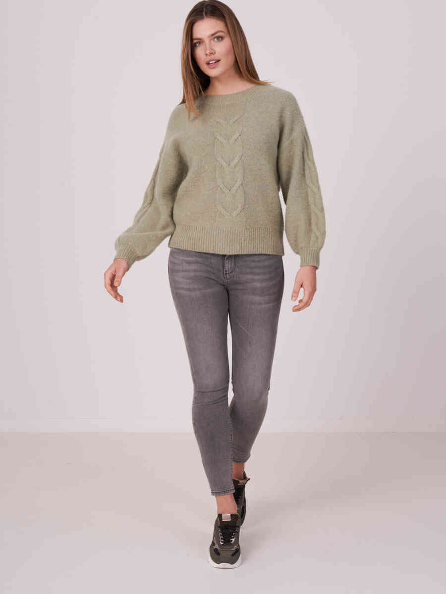 Cropped cable knit sweater image number 3