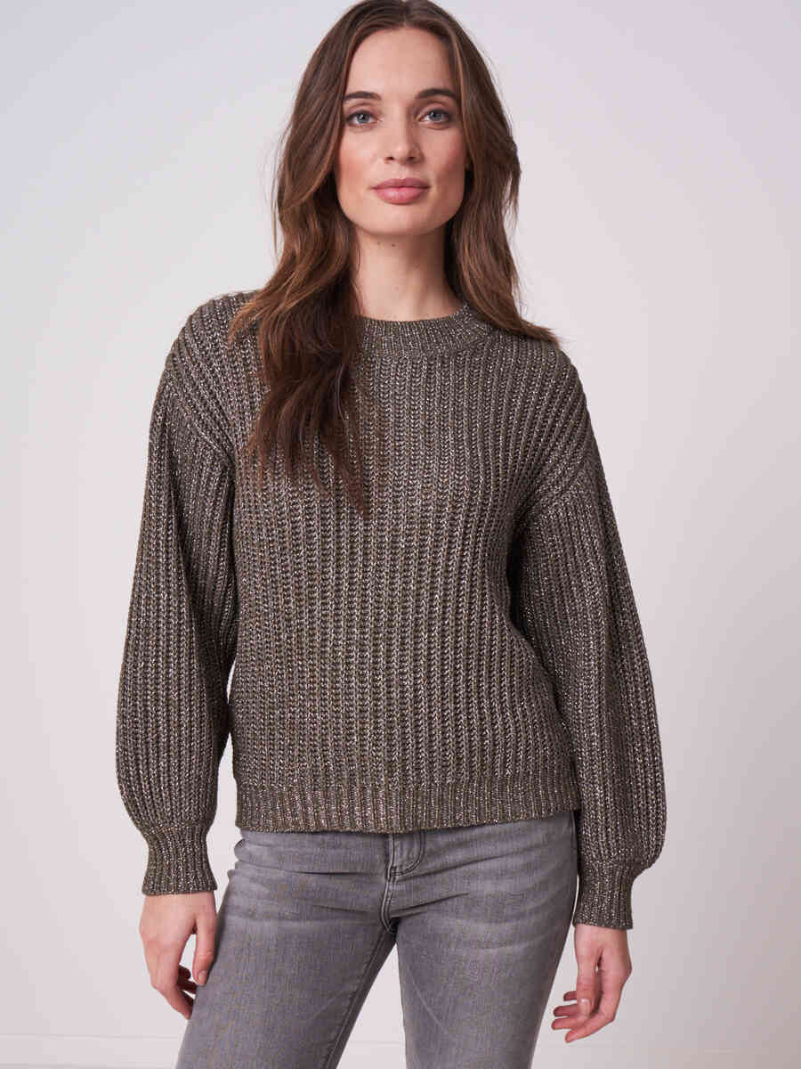 Shiny chunky rib knit sweater made of Italian fancy yarn