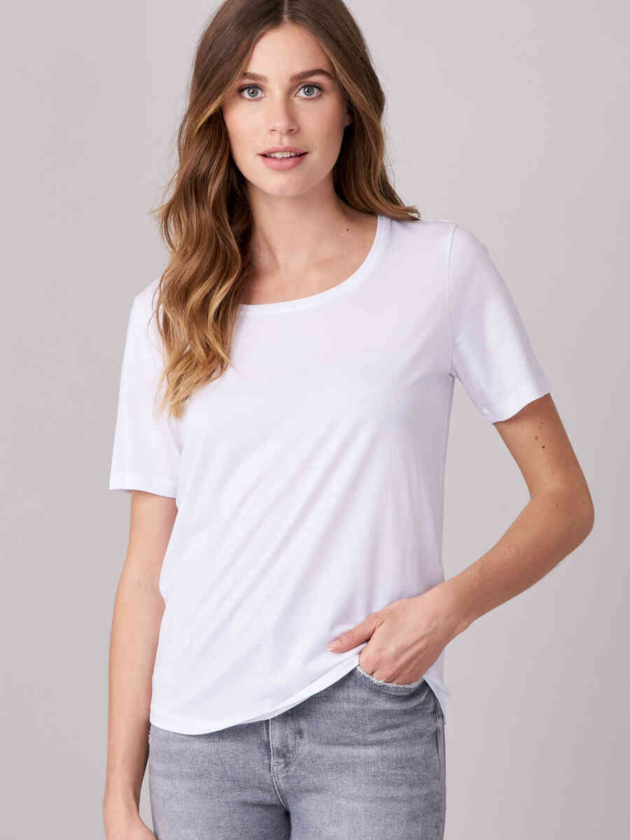 Women's basic T-Shirt