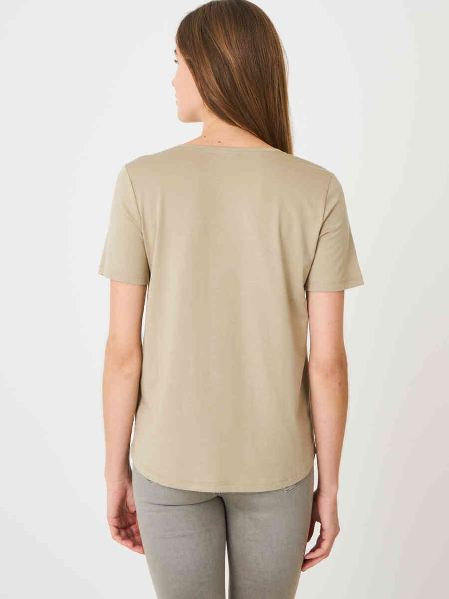 Women's basic T-Shirt image number 1