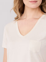 Women's basic V-neck T-shirt with chest pocket image number 2