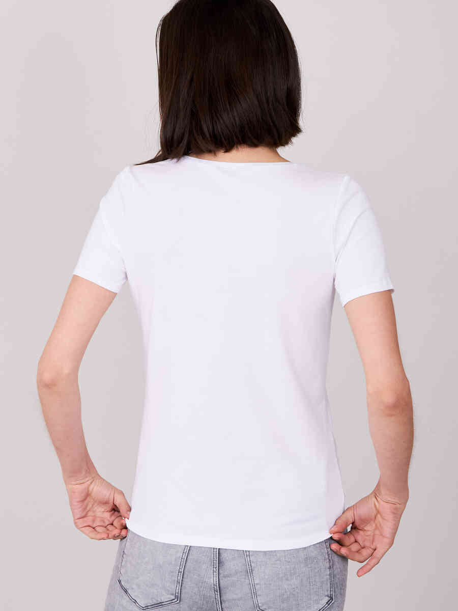 Basic cotton V-neck T-shirt  image number 1