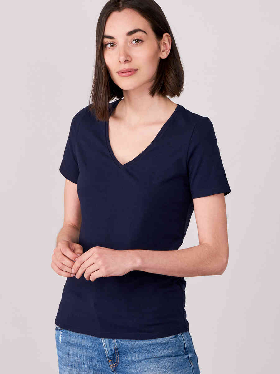 Basic cotton V-neck T-shirt  image number 1