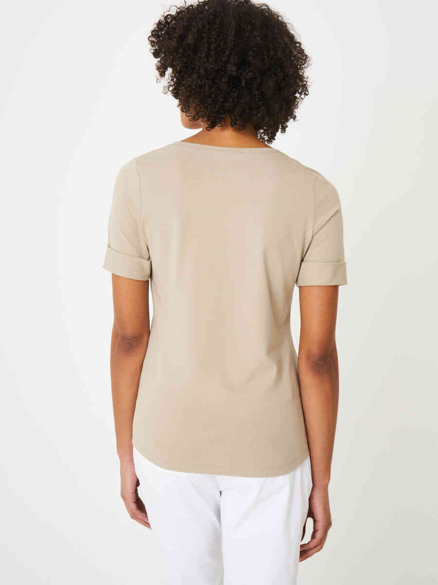 Basic T-shirt with rolled up sleeves image number 1