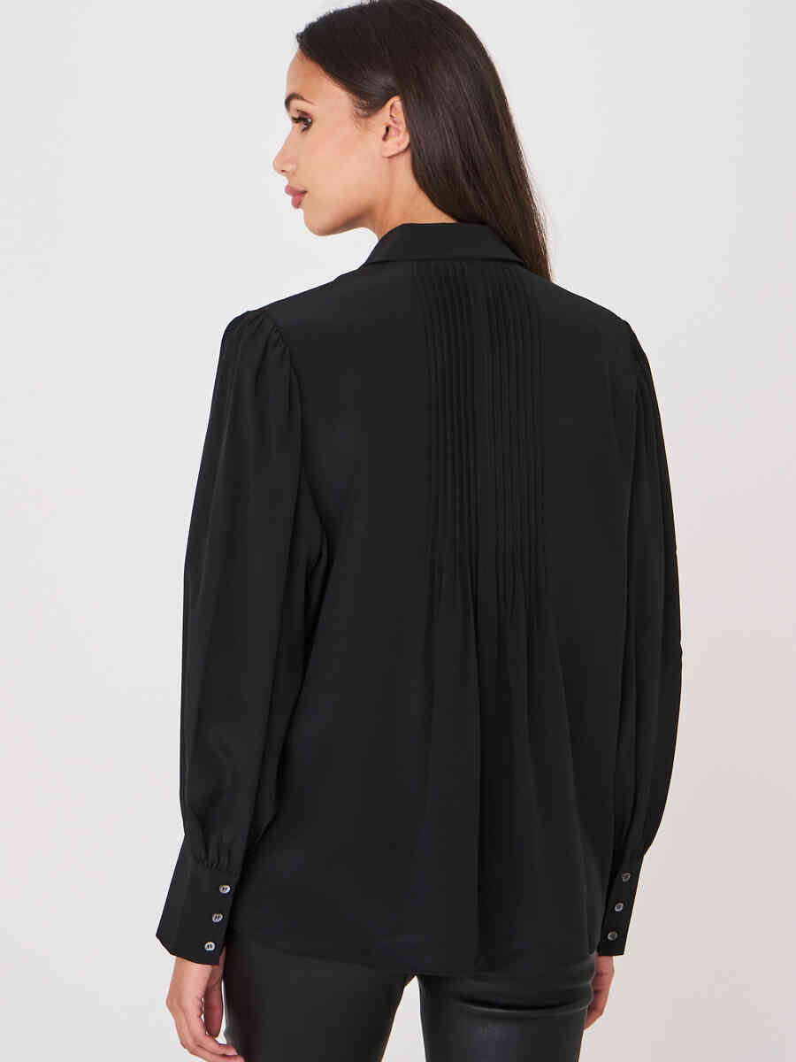 Blouse with shirt collar and pleated details image number 1