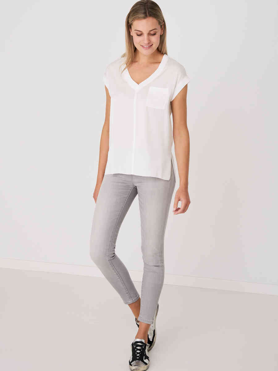 V-neck silk top with chest pocket and rib knit details image number 3