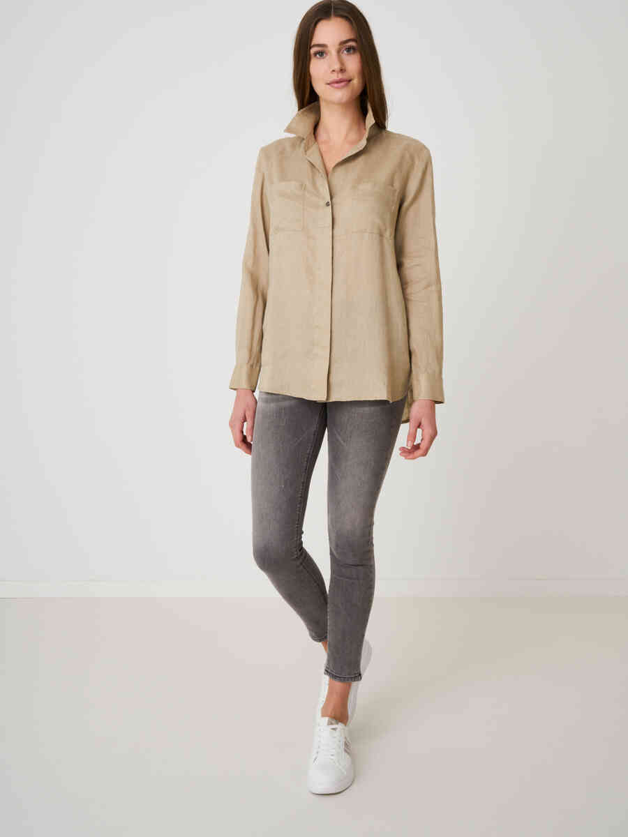 Basic pure linen blouse with breast pockets image number 3